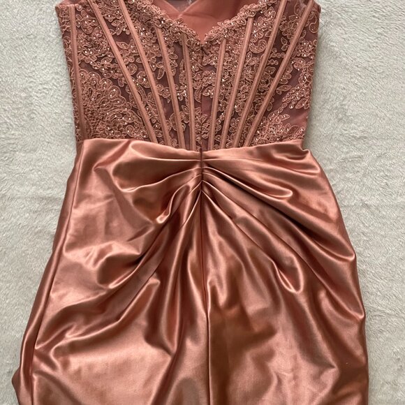 Sherri Hill, Homecoming, Lace Satin Dress in Rose Gold, FITS More Like a Size 0! - Picture 6 of 16